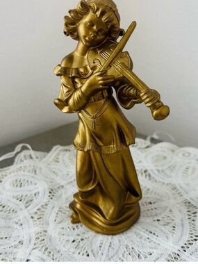 Victorian Gold/Bronze Angel
Decor with Violin